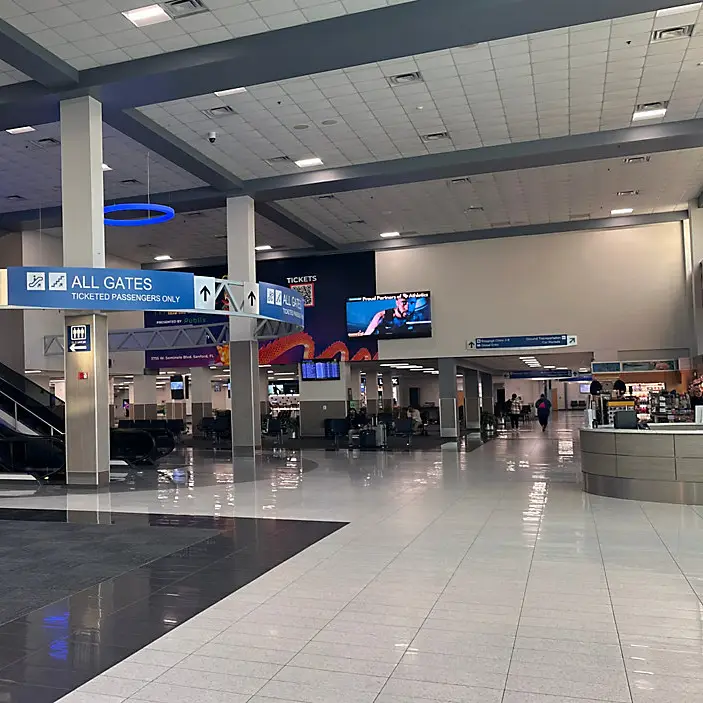 private ride service connecting Tampa and SFB Airport