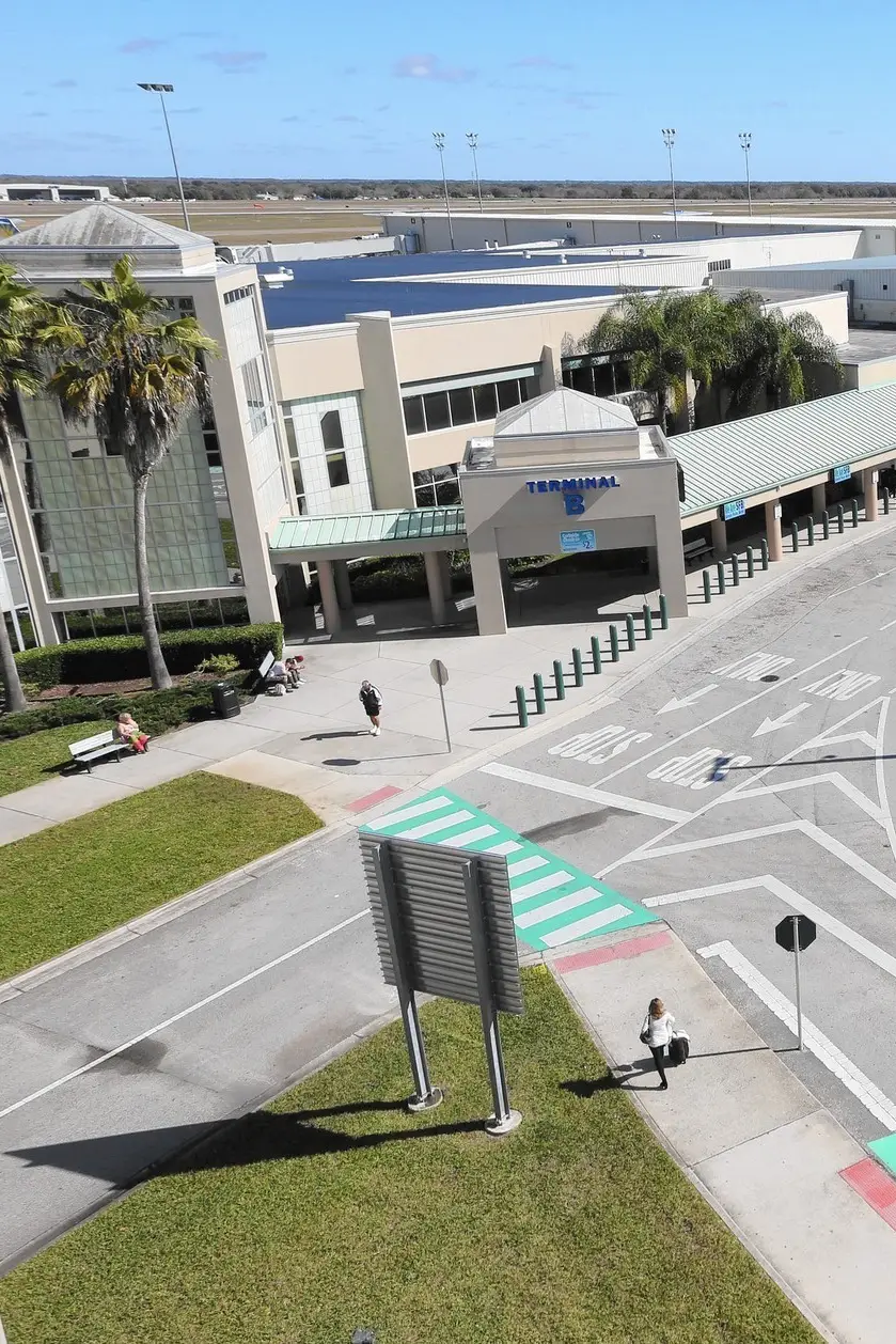 transportation from Tampa to Orlando Sanford International Airport
