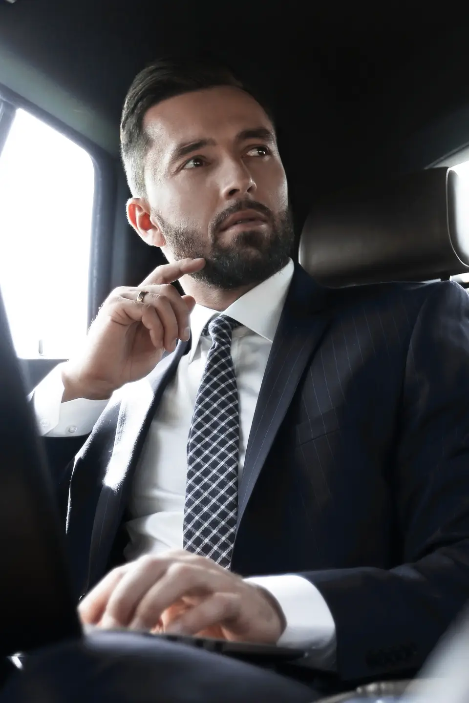 luxury transportation service near St Petersburg marina area